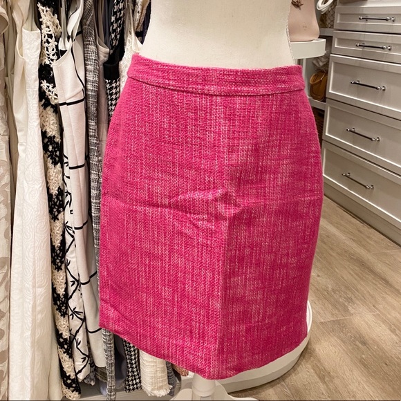 Banana Republic Dresses & Skirts - BANANA REPUBLIC Pencil Skirt 💗